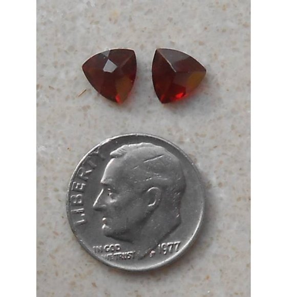 trillion garnet gemstones 2.7 cts       G5 - Picture 4 of 5